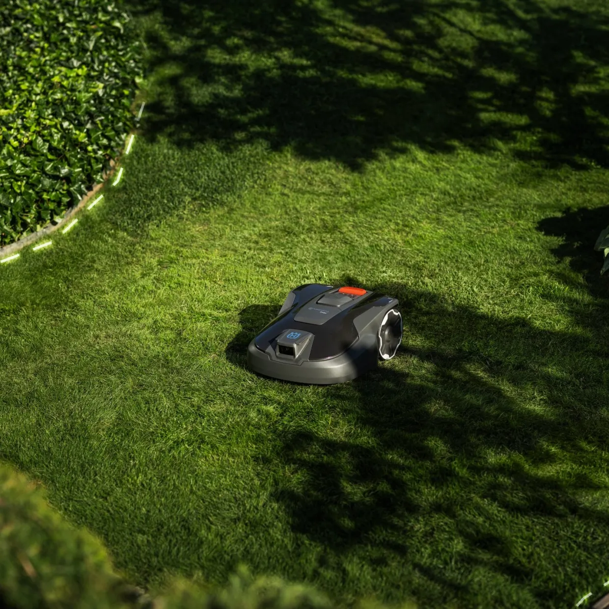 Automower® 312V Med Robothus & Reservkniv