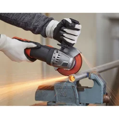 Black & Decker BEG220 900W 125Mm
