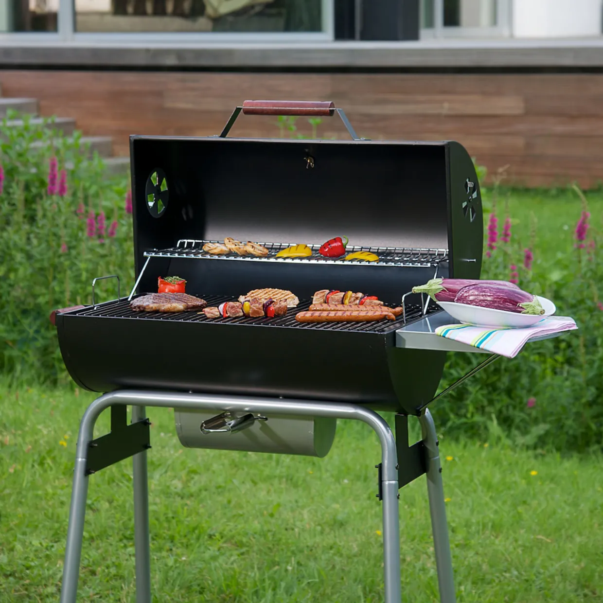 Black Taurus 660 Grilltunna med Justerbart Galler & Avtagbart Sidobord