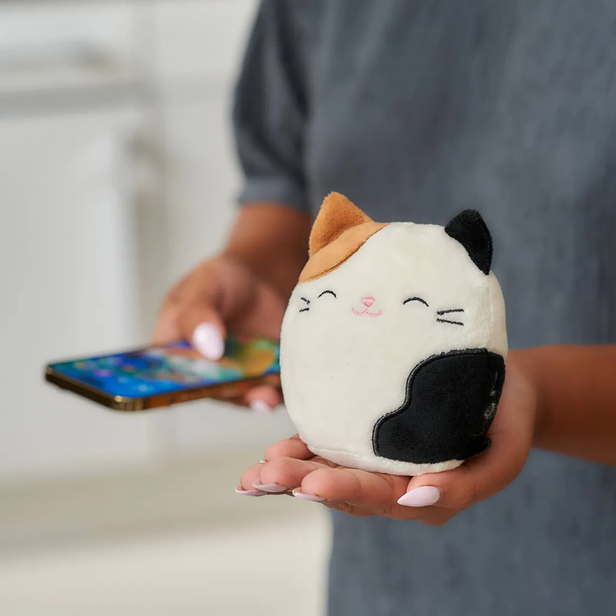 Cam Wireless Plush Cameron