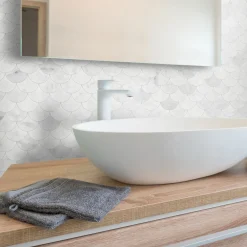 Carrara Fishtail Vit 5x7 cm Polerad