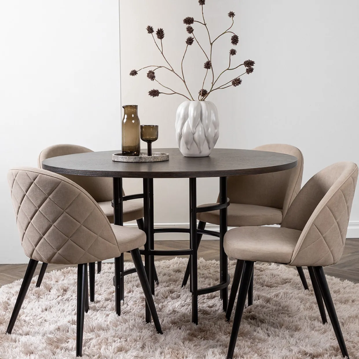 Copenhagen med 4 Velvet Stitches Stolar