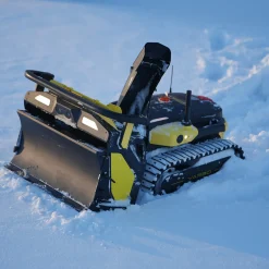 Core med Gräsklipparmodul och Snöslungemodul