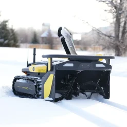 Core med Gräsklipparmodul och Snöslungemodul