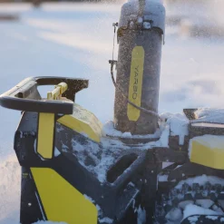 Core med Gräsklipparmodul och Snöslungemodul