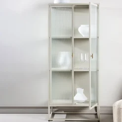 Garis med Glasdörrar