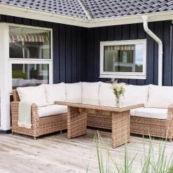 Gotland, Rottingsoffa med Dynor och Aluminiumram
