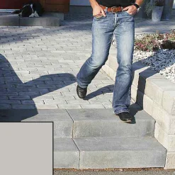 Grå