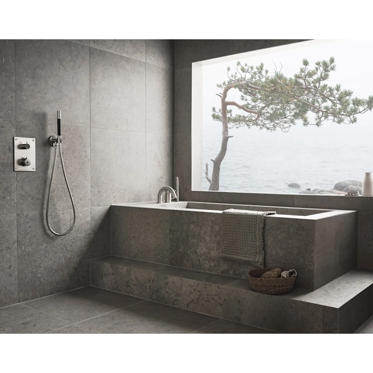 J612 Runö Warm Grey