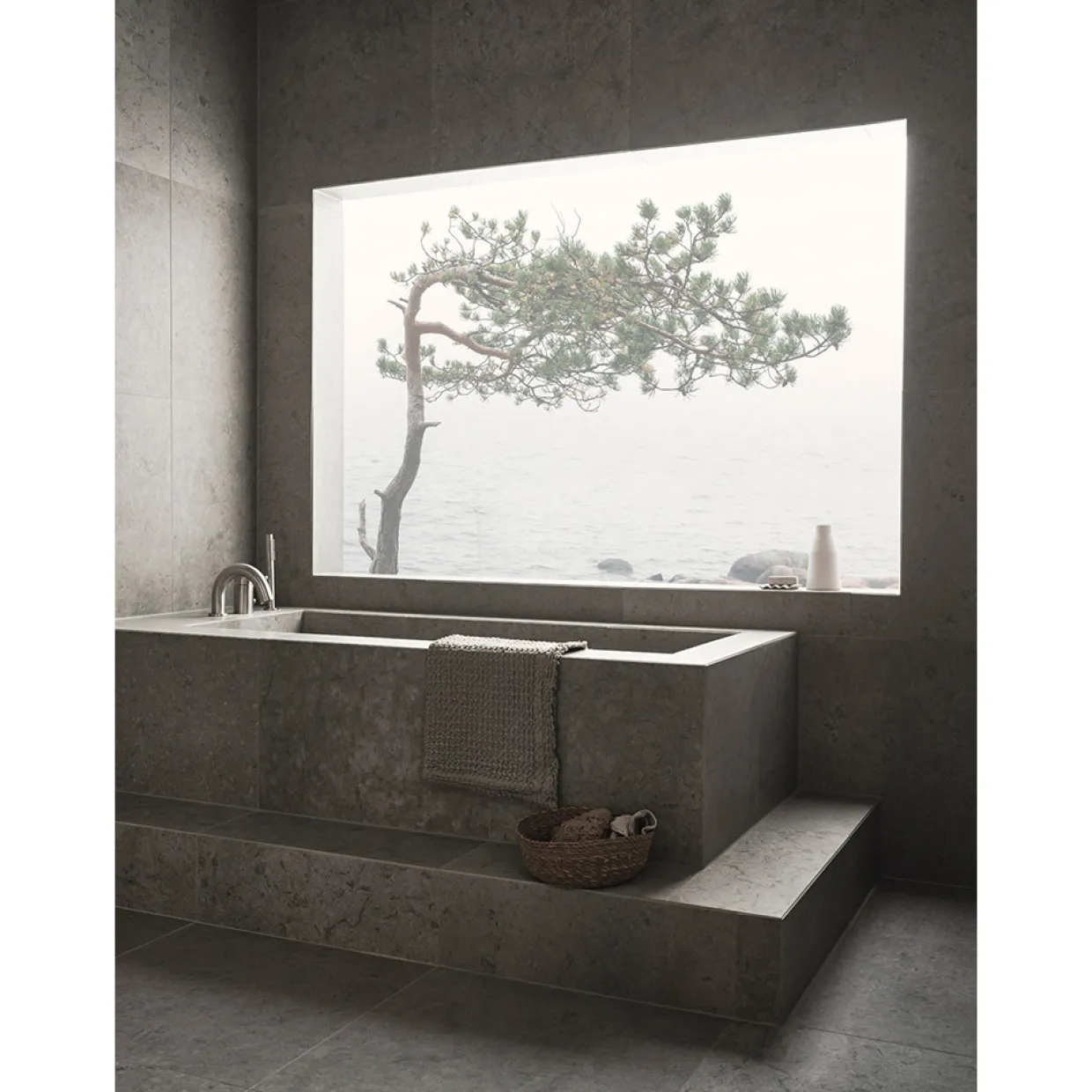 J612 Runö Warm Grey