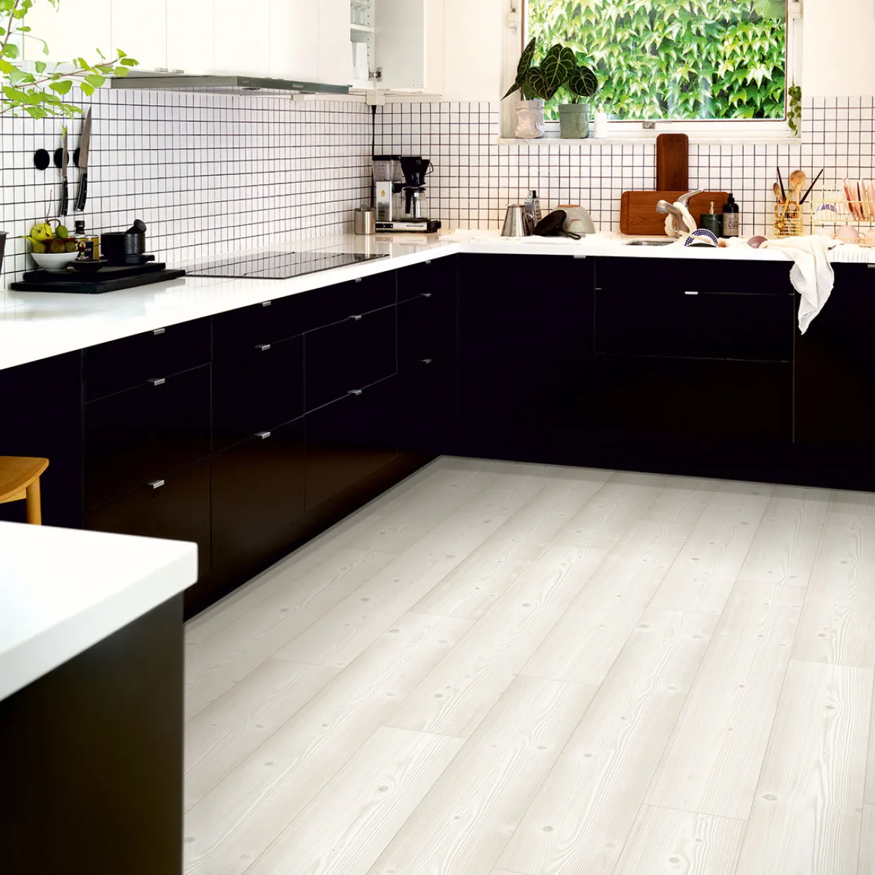 Modern Plank 4V - Brushed White Pine