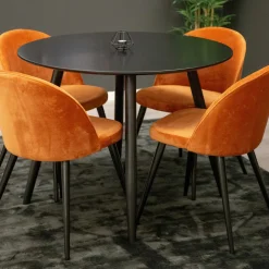 Plaza med 4st Velvet Stolar