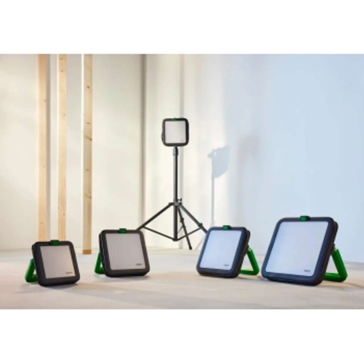 Thorsman LED 4000K IP54 med USB A+C och Schuko-uttag