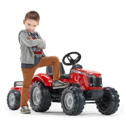 Traktor med vagn Massey Ferguson