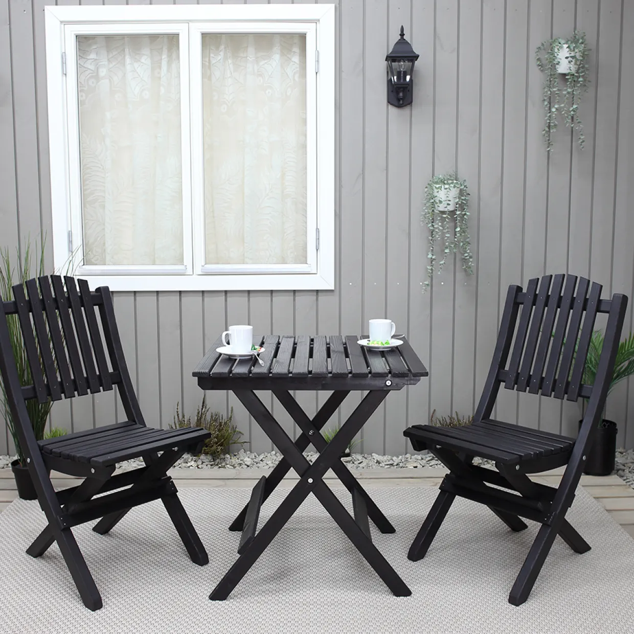 Wilma Bord med 2 Visby Stolar