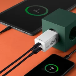 1x USB-C 1x USB-A GaN 45W Vit