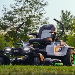 Z6 Zero-Turn 107 cm Spakstyrd med Laddare